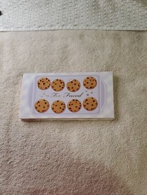 Too Faced Christmas Baked Shoppe Chocolate Chip Palette
